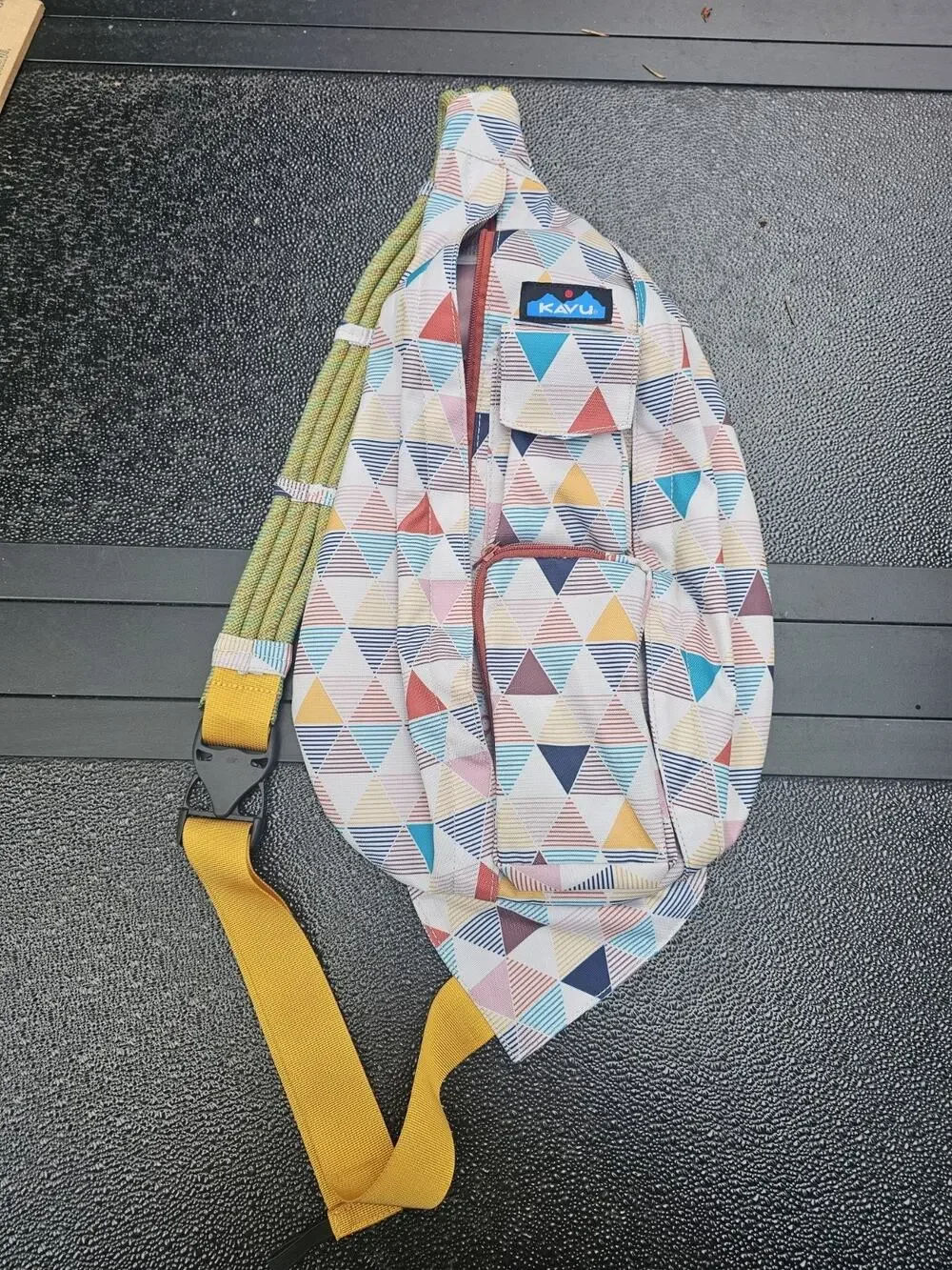 KAVU Rope Sling Crossbody Bag Colorblock Medium Adjustable Strap Outer Pockets